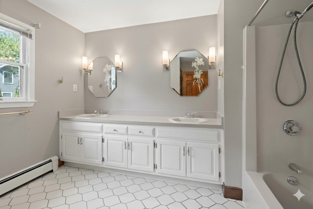 Bathroom, Dual Sink Vanities, Interior