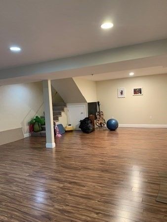 Fitness Equipment, Interior, Recessed Lighting, Wood Texture Flooring