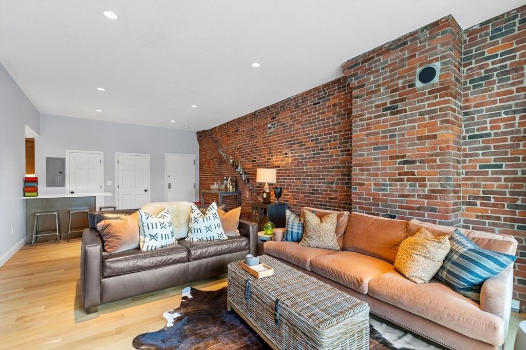 Interior, Living room, Recessed Lighting, Stone Walls, Wood Texture Flooring