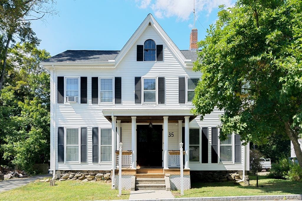 Exterior, Facade, Queen Anne Victorian