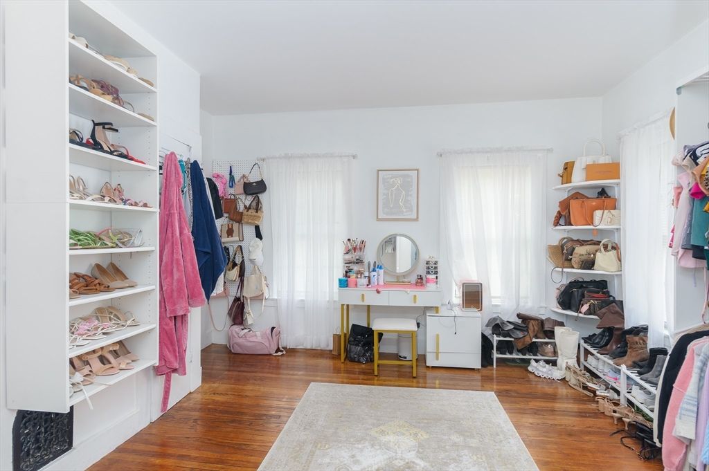 Interior, Walk-in Closets, Wood Texture Flooring