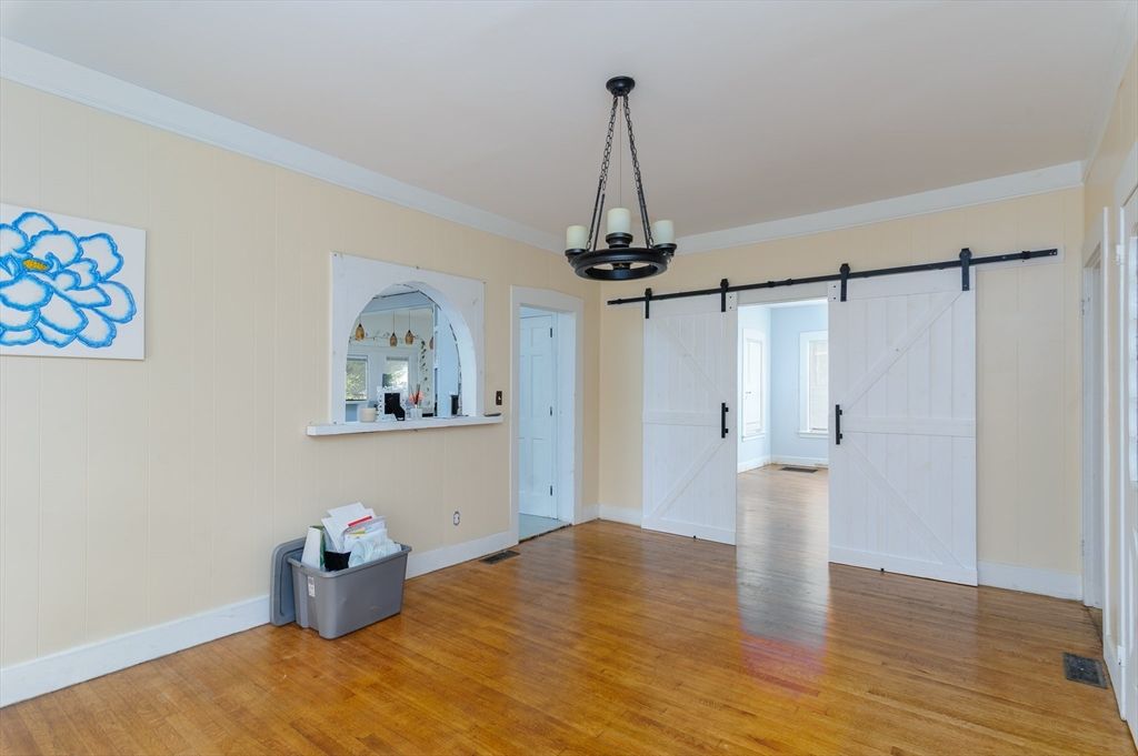 Empty room, Interior, Pendant Lights, Wood Texture Flooring
