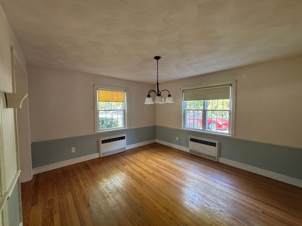 Empty room, Interior, Pendant Lights, Wood Texture Flooring