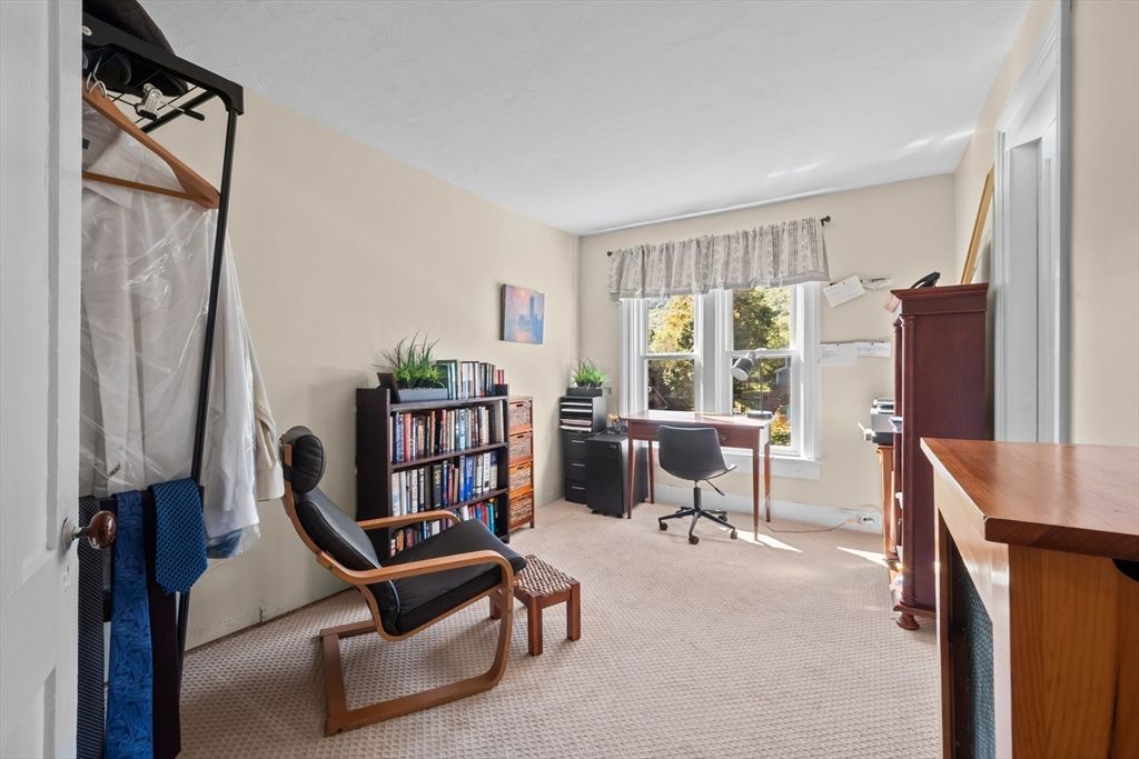 Home Office, Interior