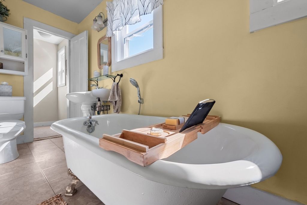 Bathroom, Free Standing Baths, Interior