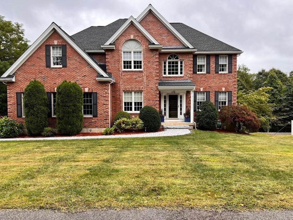 Exterior, Facade, Brick Facade, Brick Traditional