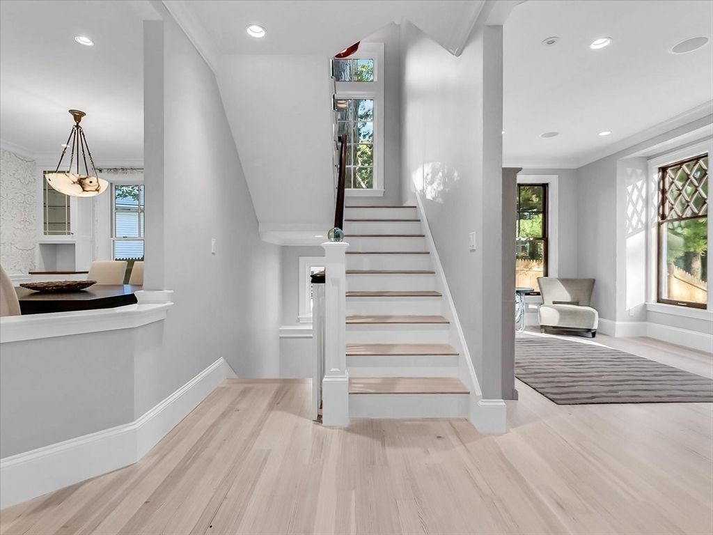 Interior, Pendant Lights, Recessed Lighting, Wood Texture Flooring