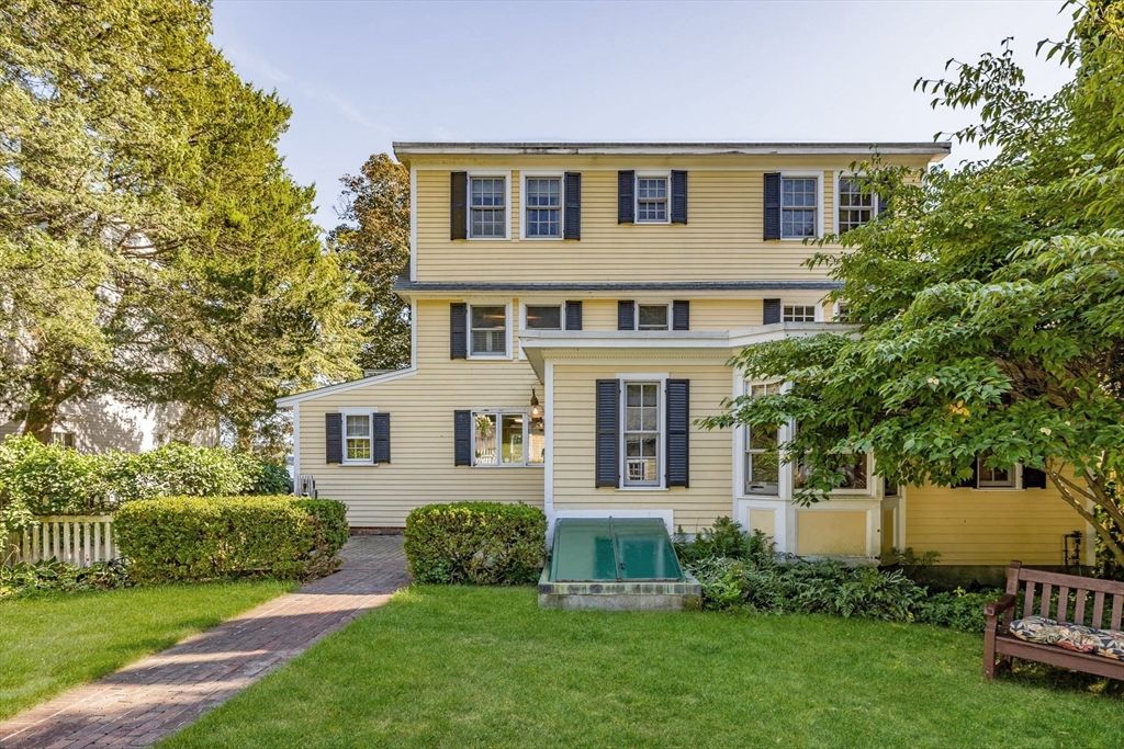 Backyard, Exterior, Facade, Georgian