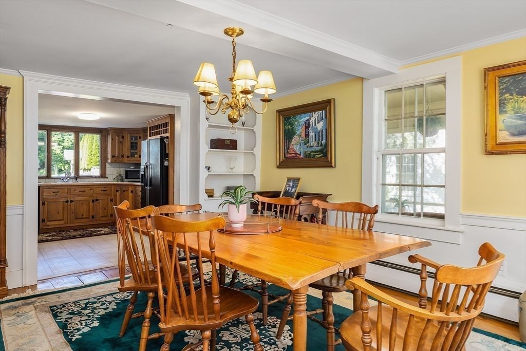 Chandelier, Dining room, Interior, Kitchen