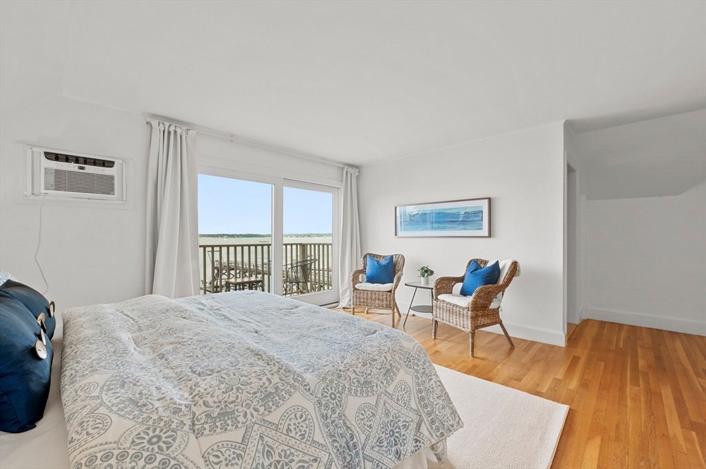 Bedroom, Interior, Water, Wood Texture Flooring