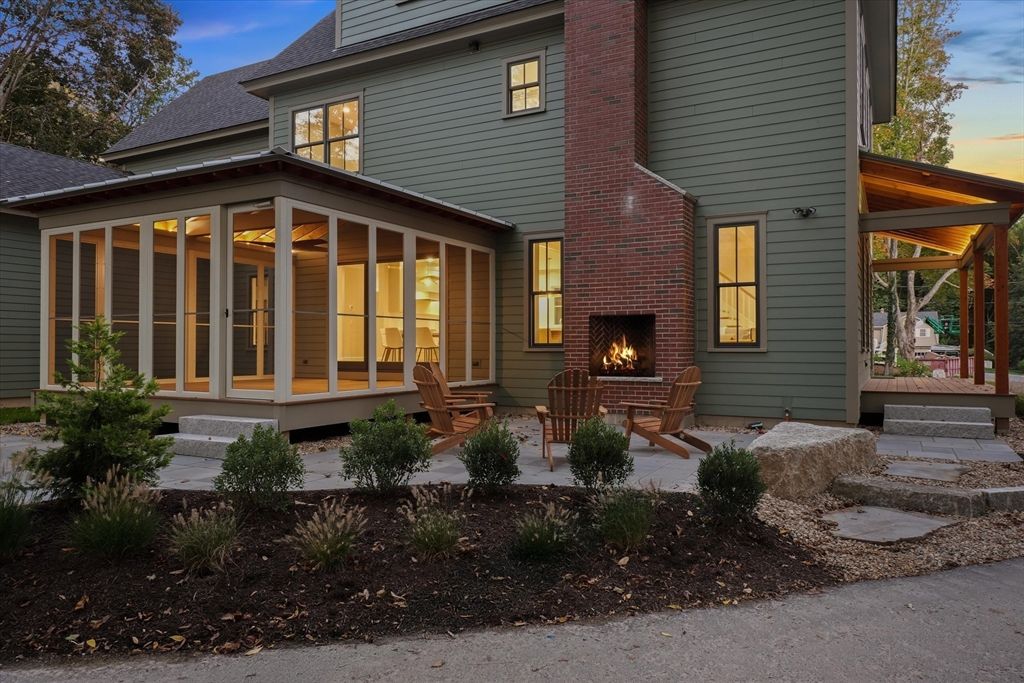Exterior, Fireplace