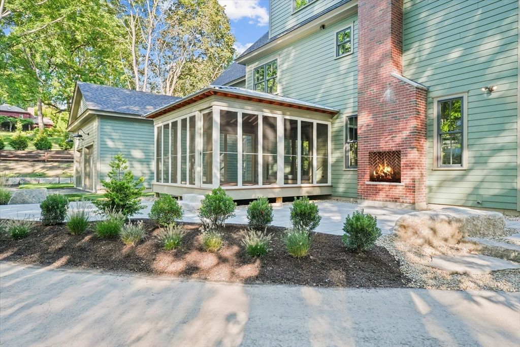 Exterior, Fireplace