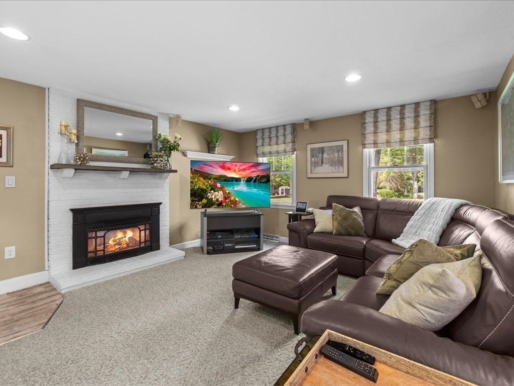 Fireplace, Interior, Living room, Recessed Lighting