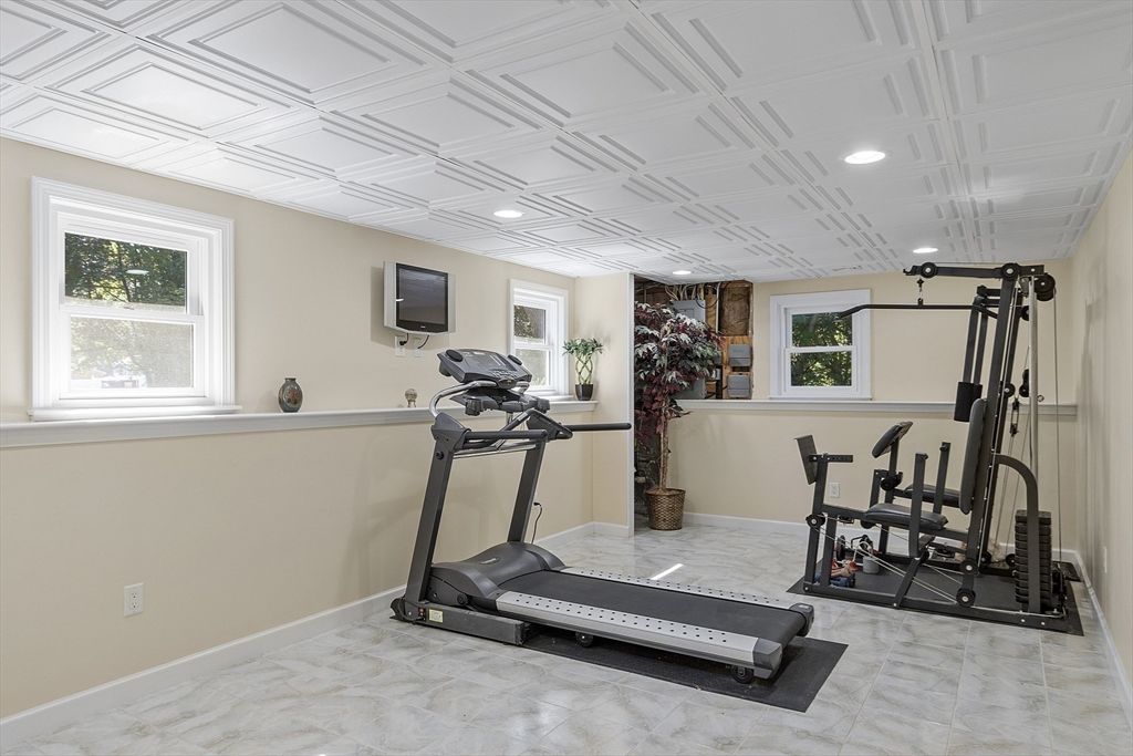 Fitness Equipment, Interior, Recessed Lighting
