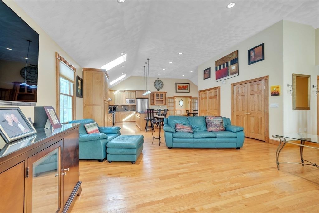 Interior, Kitchen, Living room, Pendant Lights, Recessed Lighting, Stainless Steel Appliances, Wood Texture Flooring