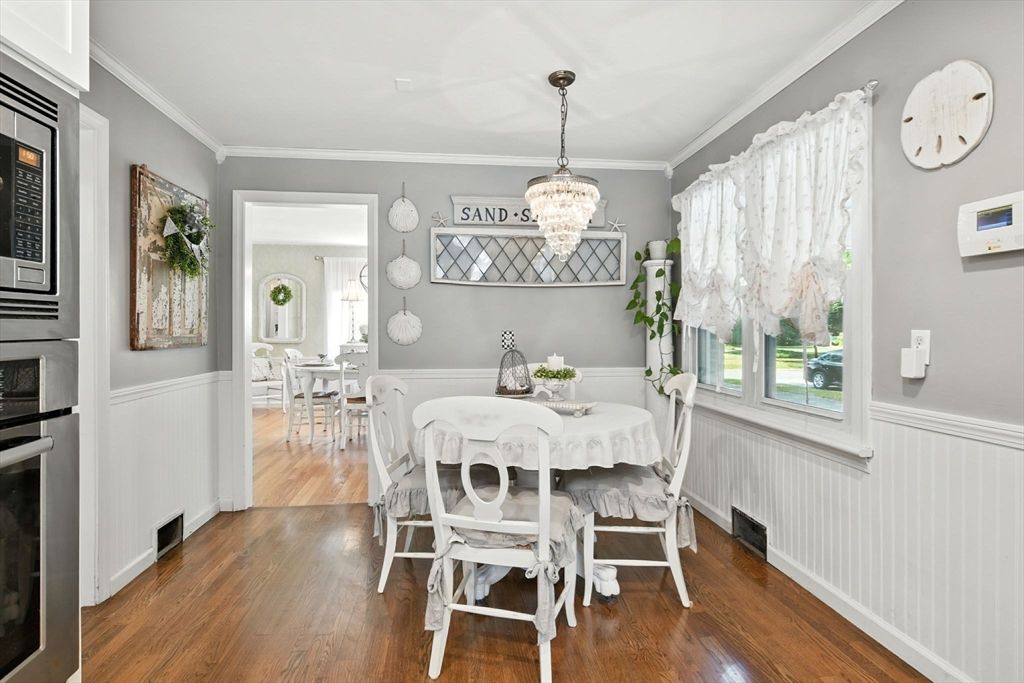 Chandelier, Dining room, Interior, Wood Texture Flooring