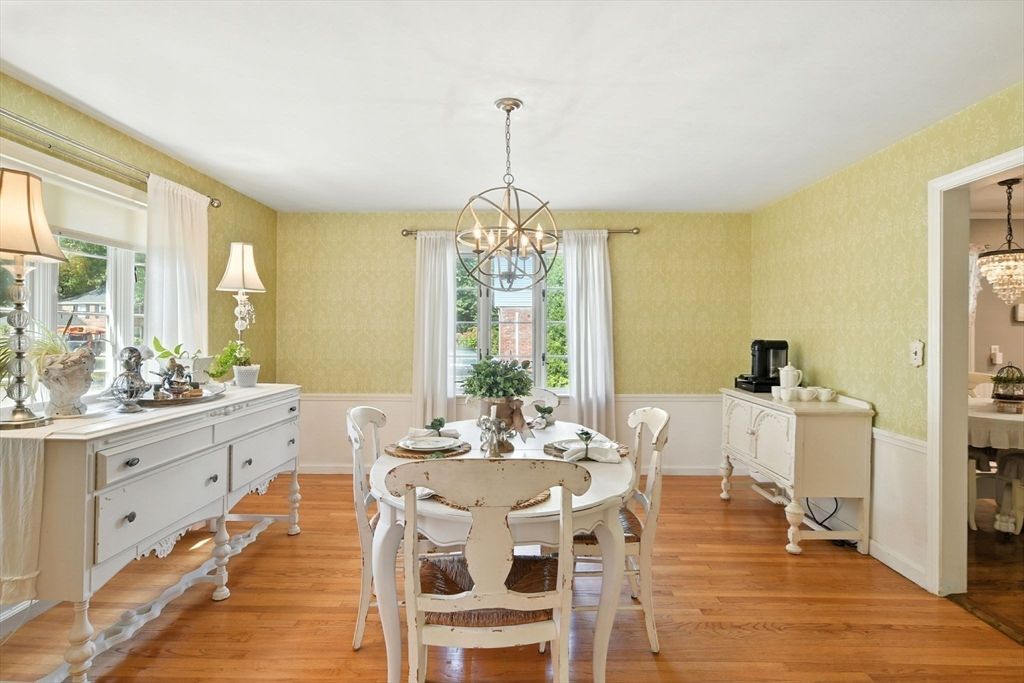 Chandelier, Dining room, Interior, Wood Texture Flooring