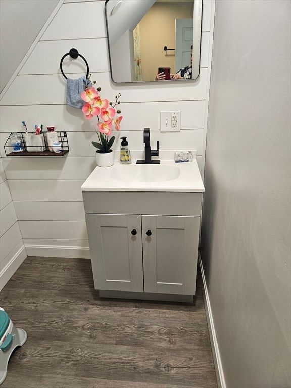 Bathroom, Dual Sink Vanities, Interior, Wood Texture Flooring