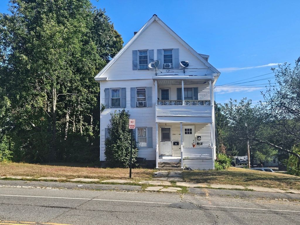 Exterior, Facade, Queen Anne Victorian