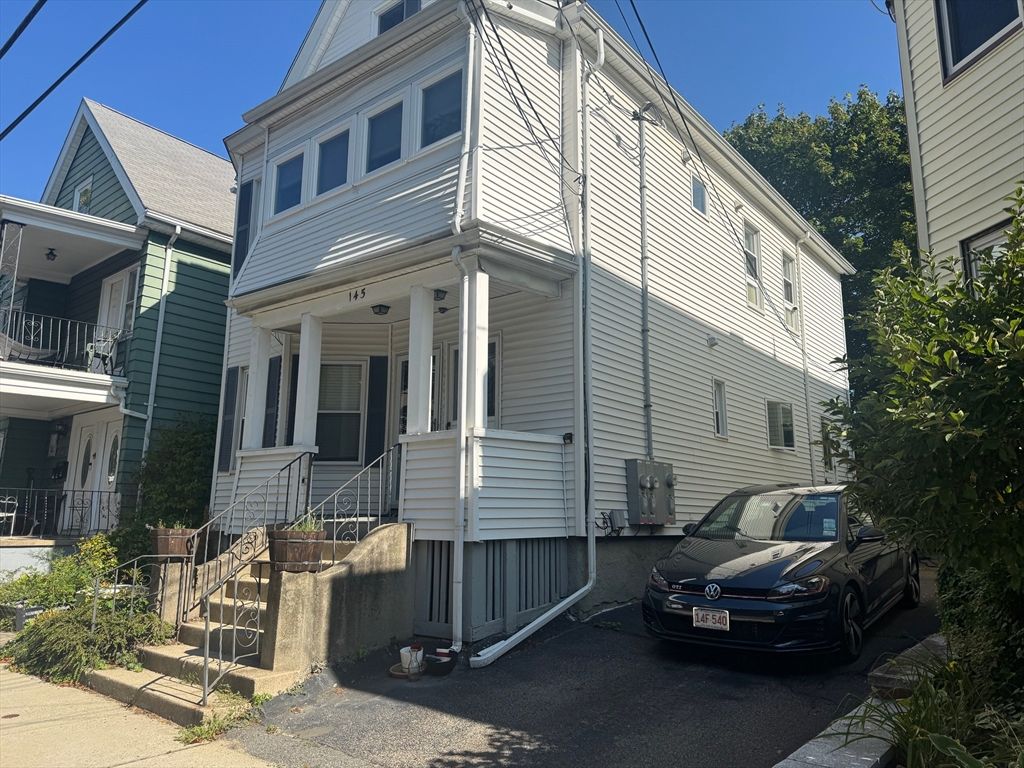 Exterior, Facade, Queen Anne Victorian