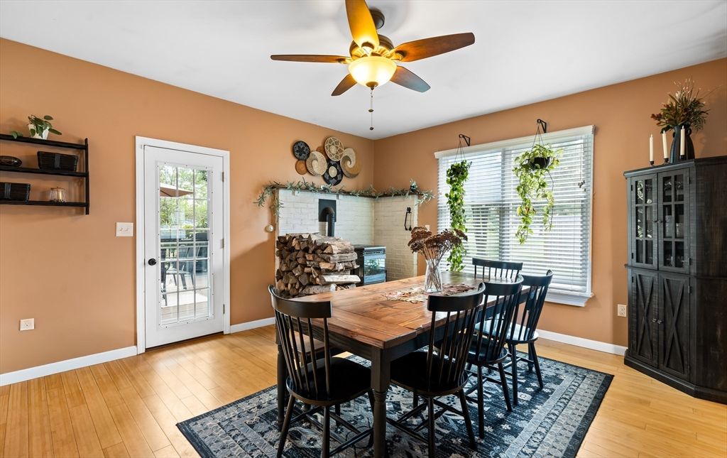 Dining room, Interior, Wood Texture Flooring