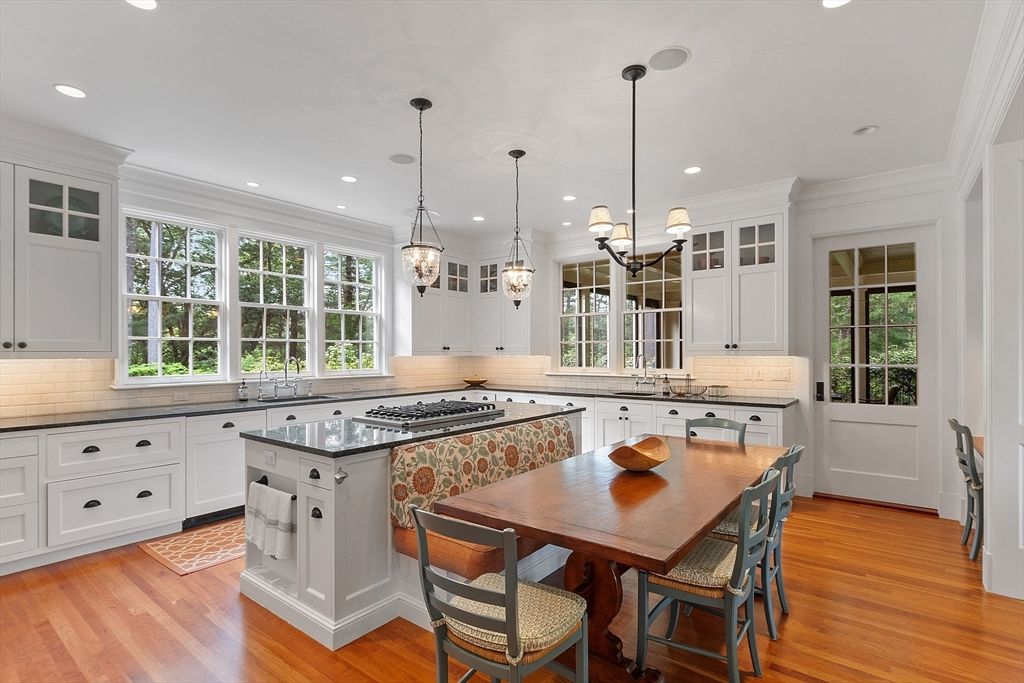 Dining room, Interior, Kitchen, Pendant Lights, Recessed Lighting, Wood Texture Flooring