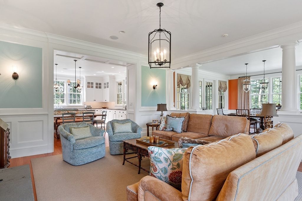 Dining room, Interior, Living room, Pendant Lights, Recessed Lighting, Wood Texture Flooring
