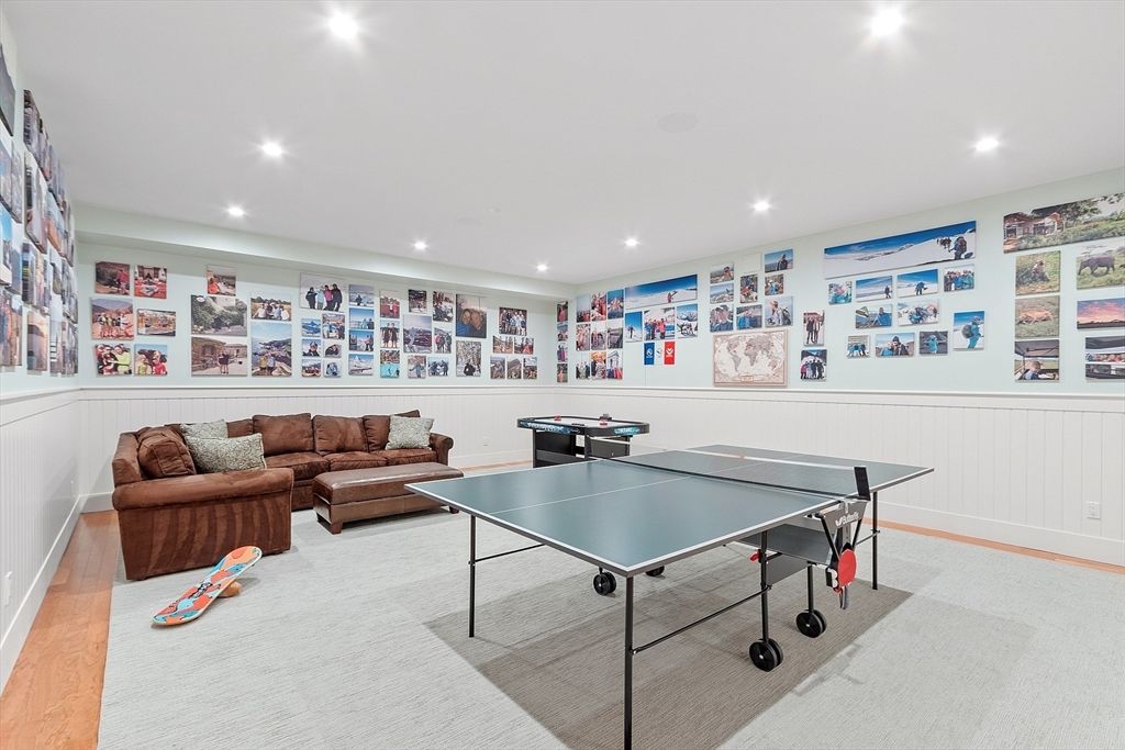 Game Room, Interior, Living room, Recessed Lighting
