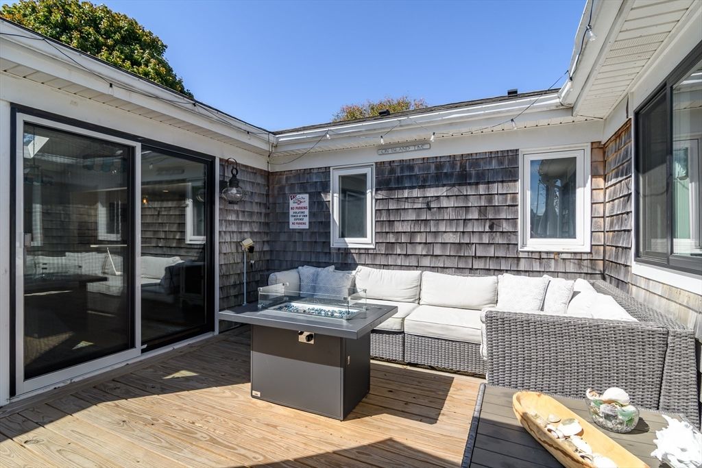 Exterior, Wood Texture Flooring