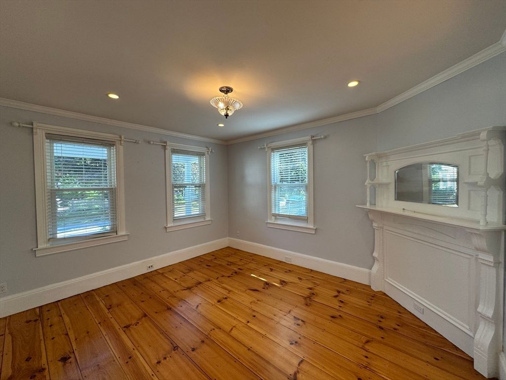 Chandelier, Empty room, Interior, Recessed Lighting, Wood Texture Flooring