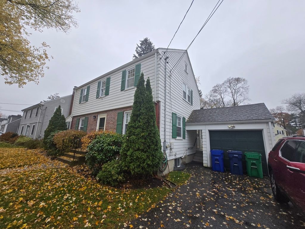 Attached, Exterior, Facade, Brick Facade, Cape Cod