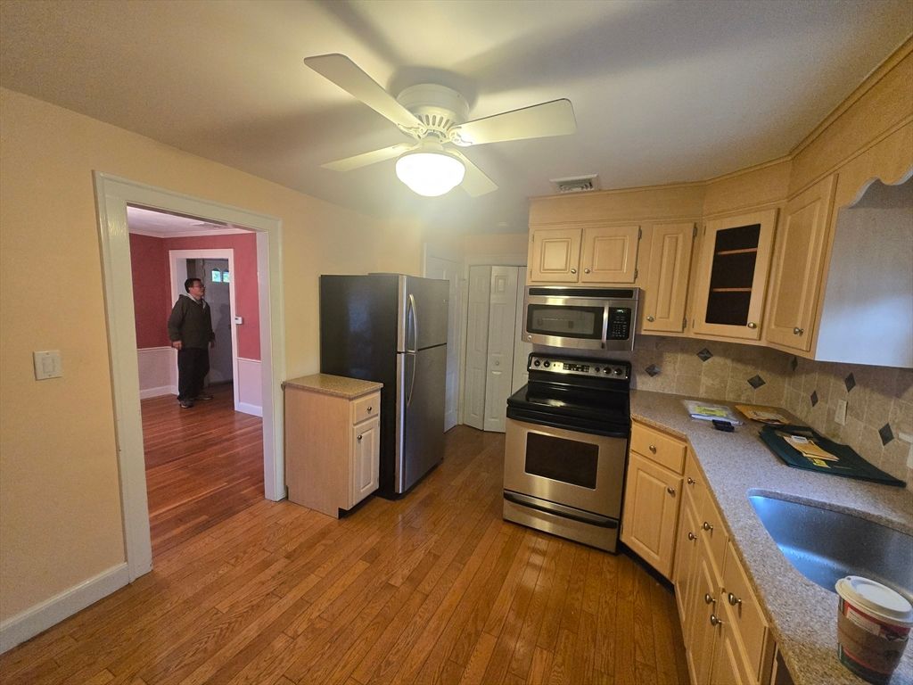 Interior, Kitchen, Stainless Steel Appliances, Wood Texture Flooring