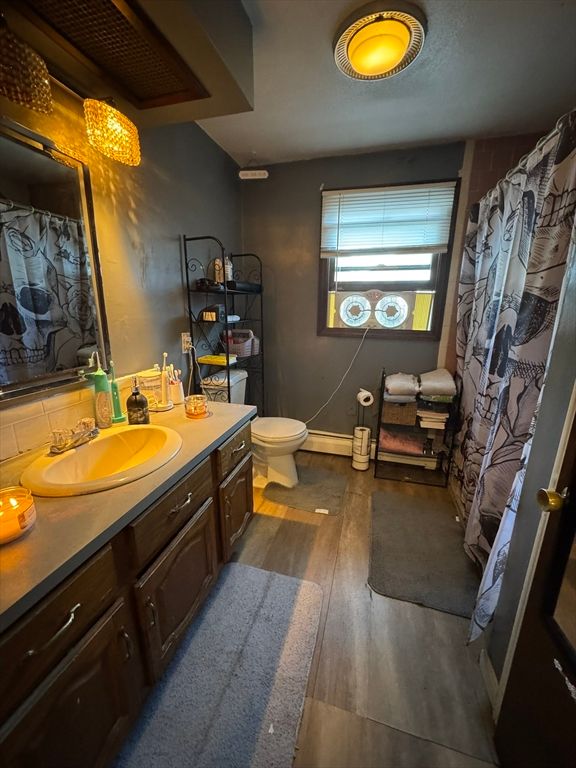 Bathroom, Dual Sink Vanities, Interior, Wood Texture Flooring