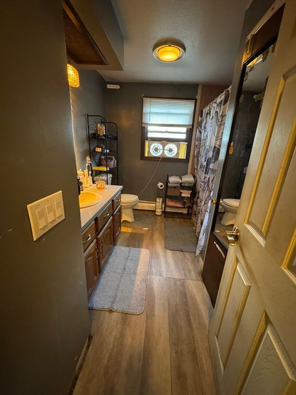 Bathroom, Dual Sink Vanities, Interior, Living room, Wood Texture Flooring