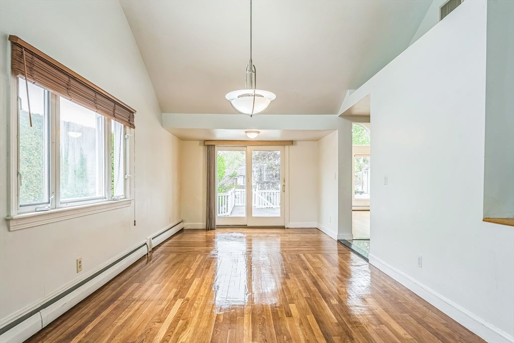 Empty room, Interior, Pendant Lights, Wood Texture Flooring