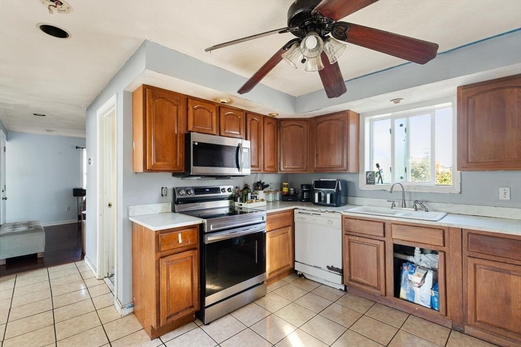 Interior, Kitchen, Stainless Steel Appliances