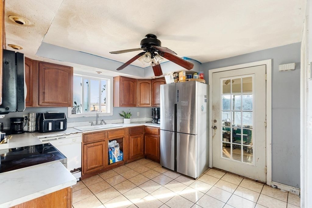 Interior, Kitchen