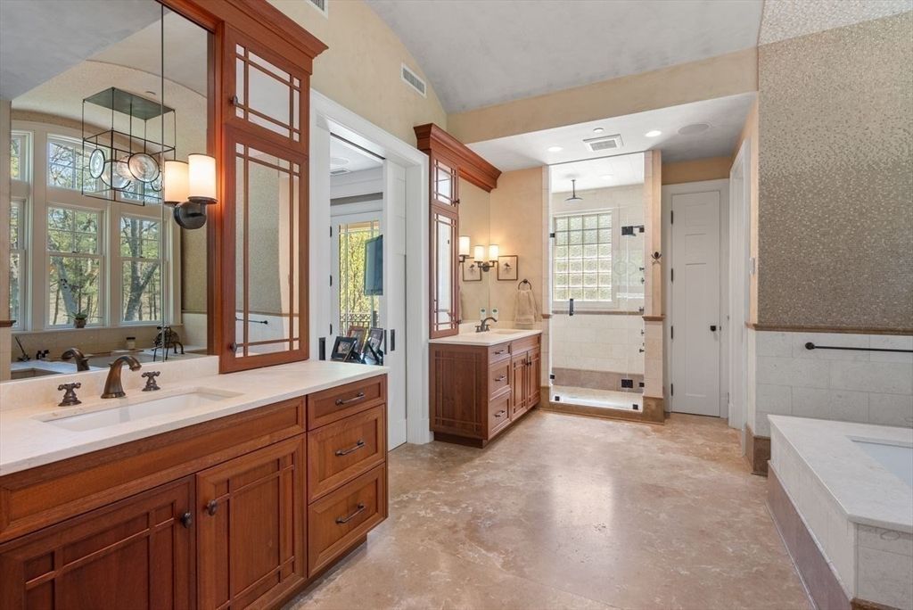 Bathroom, Dual Sink Vanities, Interior, Pendant Lights, Recessed Lighting