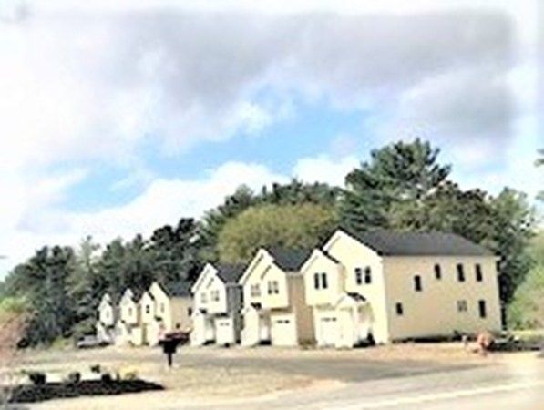 Attached, Exterior, Facade, Farmhouse