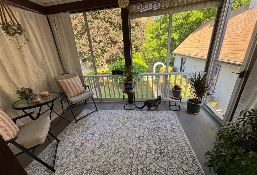 Interior, Sun Room, Wood Texture Flooring