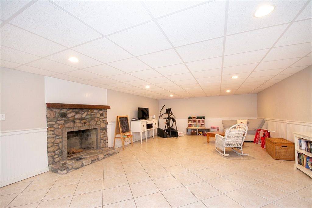 Fireplace, Interior, Recessed Lighting