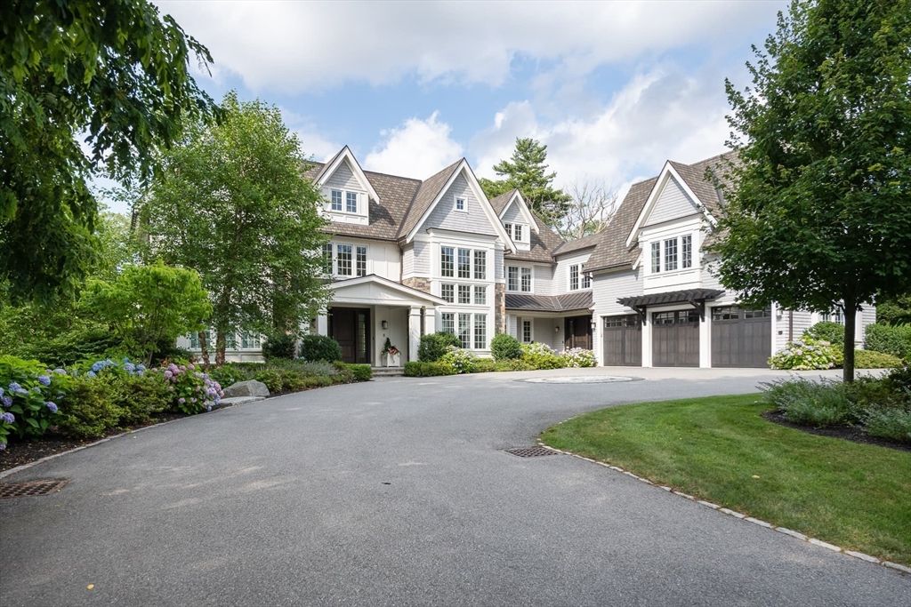 Attached, Exterior, Facade, Queen Anne Victorian