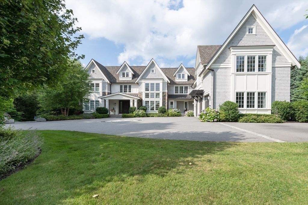 Backyard, Exterior, Facade, Farmhouse