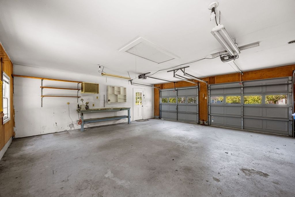 Garage, Interior