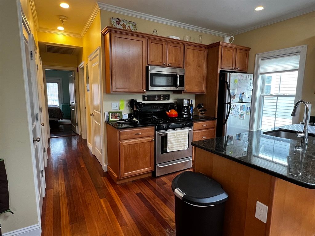 Interior, Kitchen, Recessed Lighting, Wood Texture Flooring