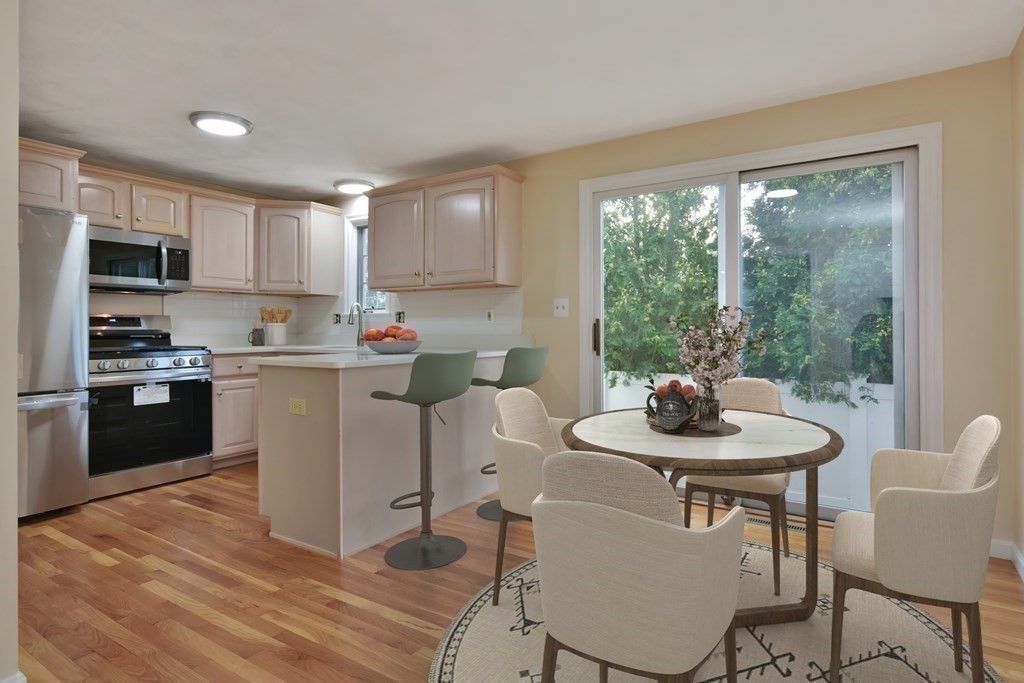 Dining room, Interior, Kitchen, Recessed Lighting, Stainless Steel Appliances, Wood Texture Flooring