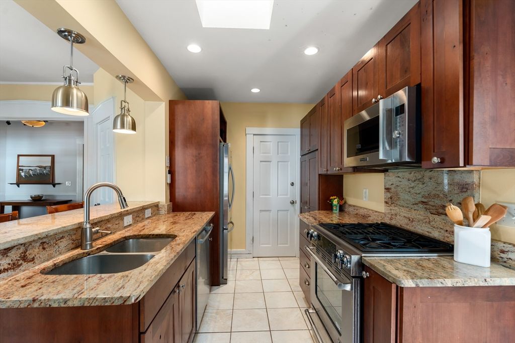 Interior, Kitchen, Pendant Lights, Recessed Lighting, Stainless Steel Appliances