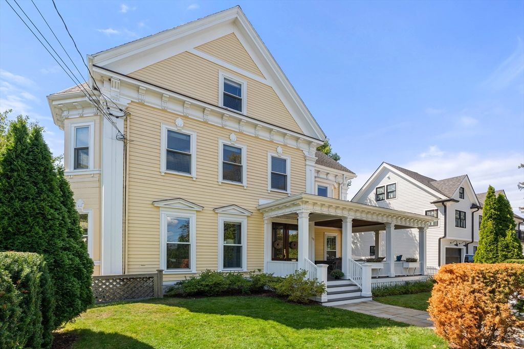 Backyard, Exterior, Facade, Queen Anne Victorian