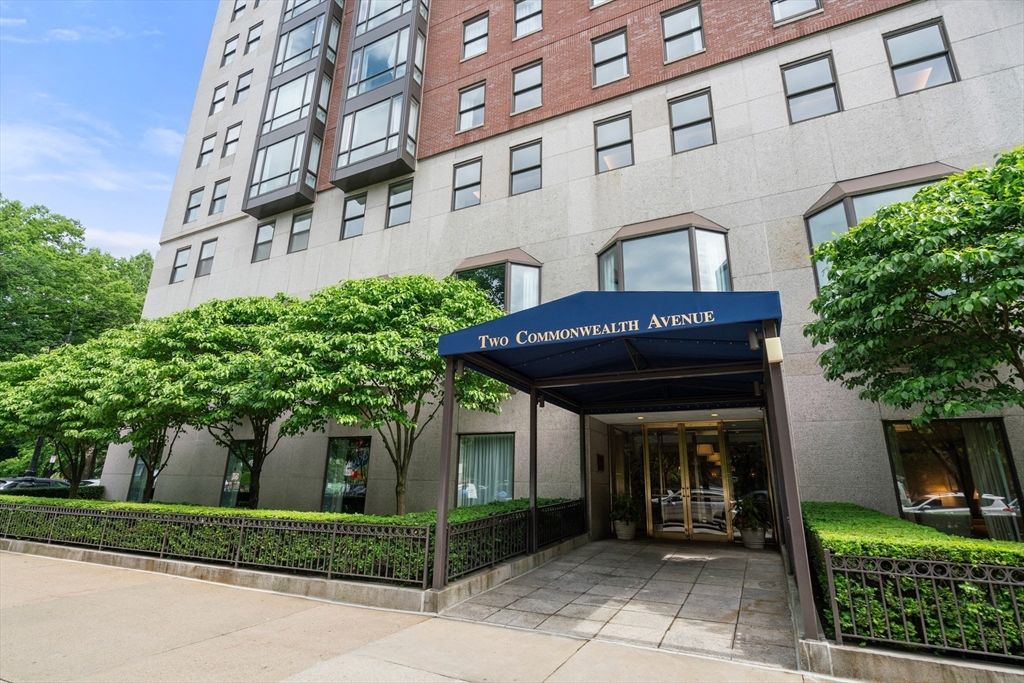 Exterior, Facade, Condo Building
