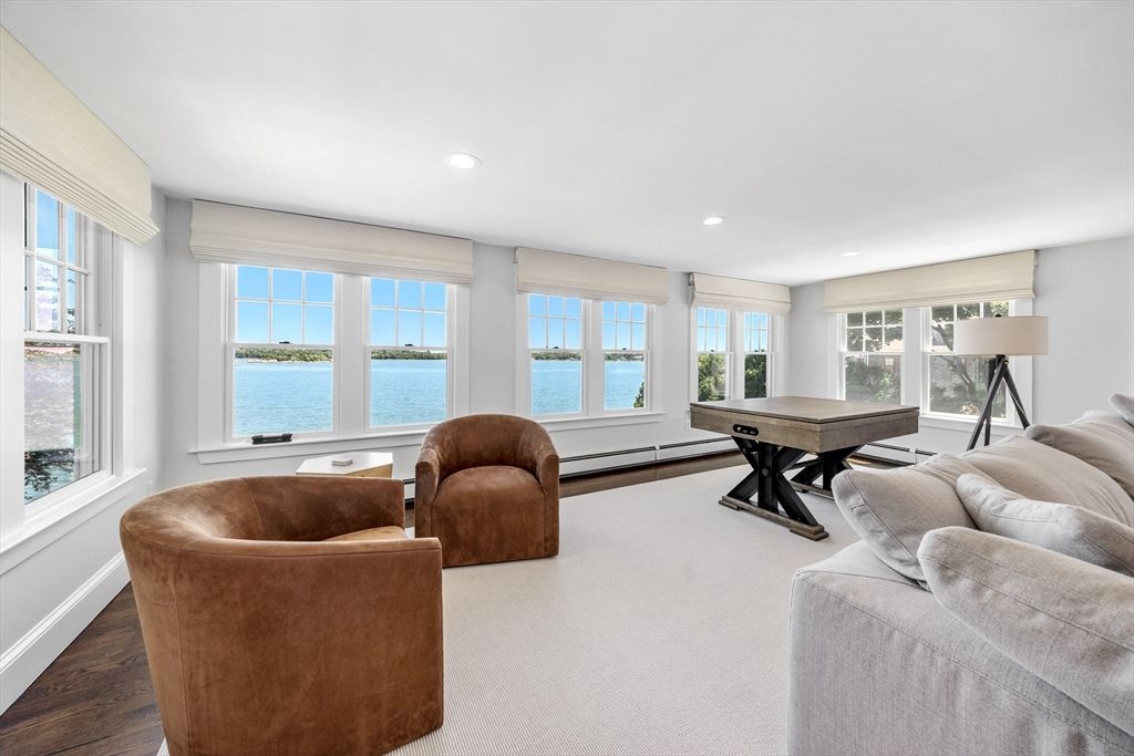 Interior, Living room, Recessed Lighting, Water, Wood Texture Flooring